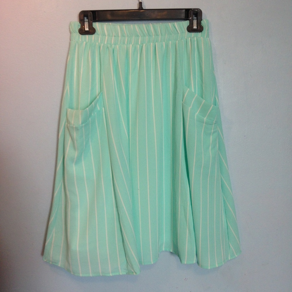 NWOT Honey and Lace Green & White Striped Skirt